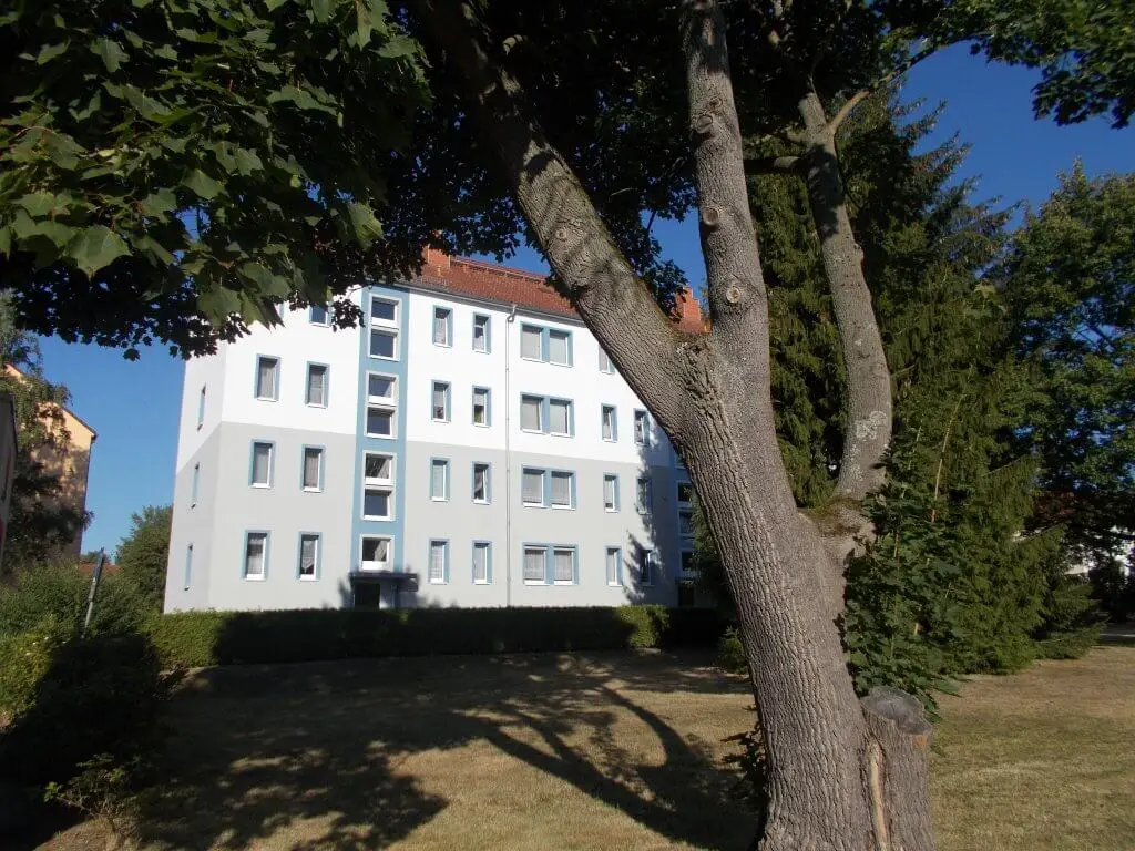 H.-v.-Helmholtz-Str. 7