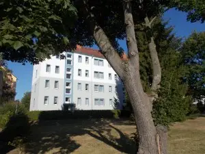 H.-v.-Helmholtz-Str. 7